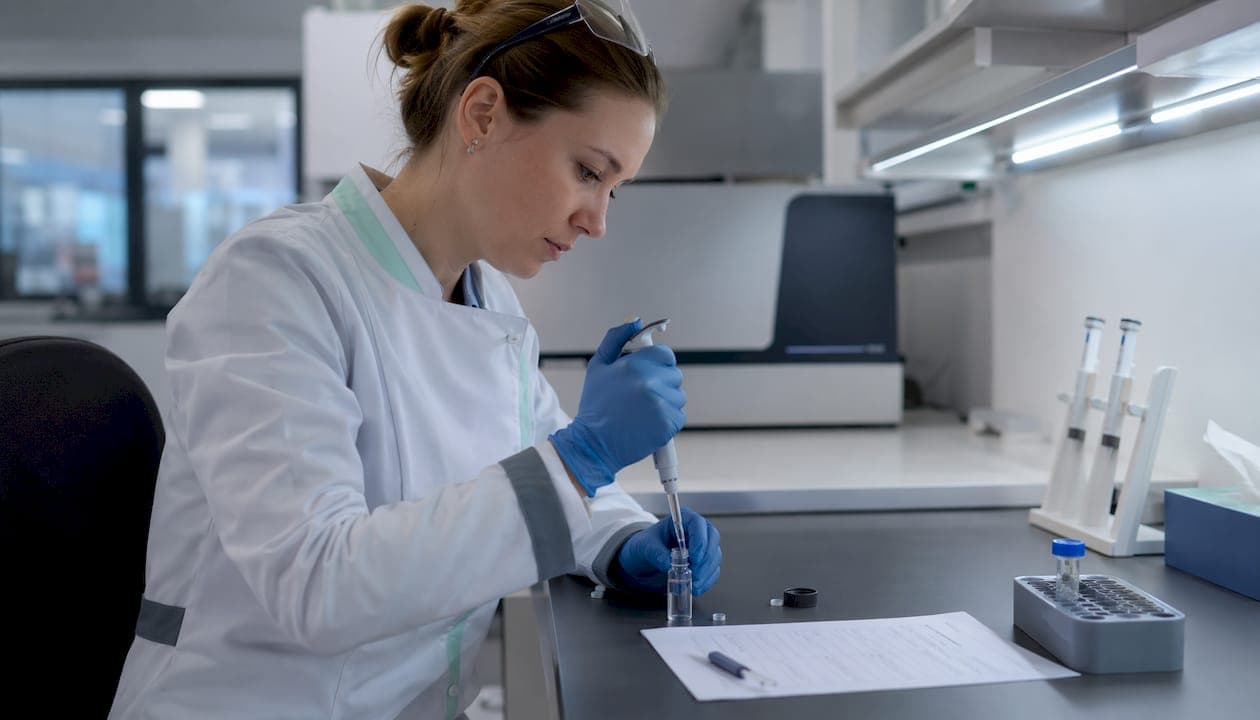 Third party peptide testing: UK providers guide 2026